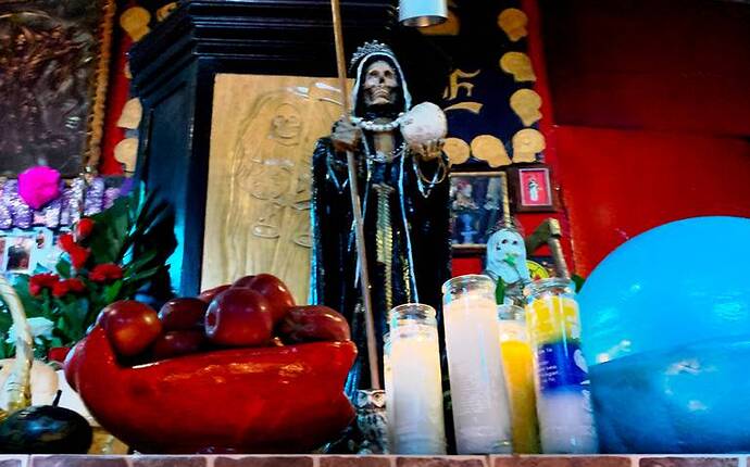 SANTA MUERTE  oscar flores y montes urales