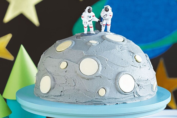 man-on-the-moon-cake-100186-1