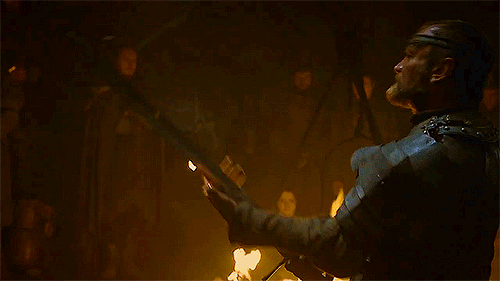 Beric-Dondarrion-lighting-his-sword