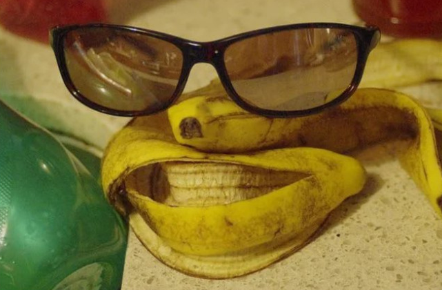 banana looking