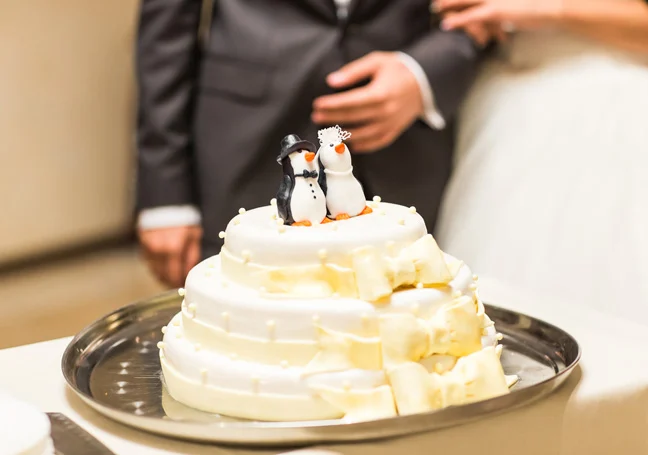 penguin_wedding_cake_image_via_shutterstock